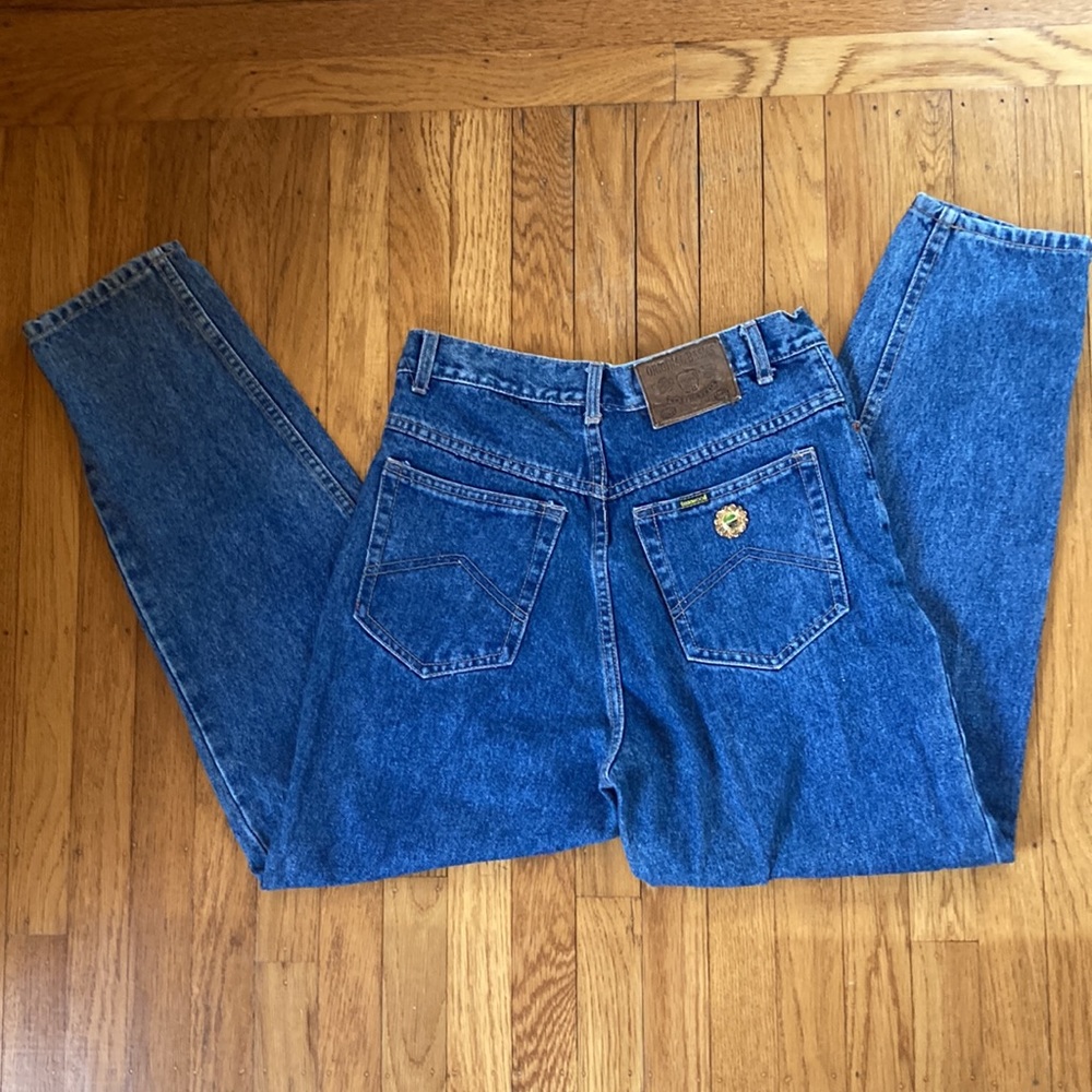 Vintage Texwood mom jeans with apple logo
